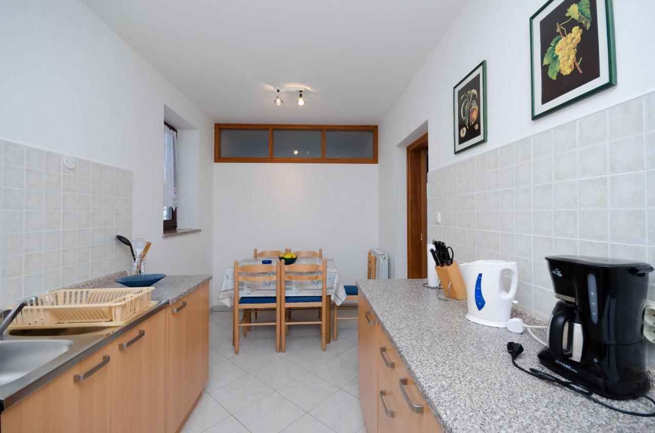 Apartments Slavica Rabac Luaran gambar