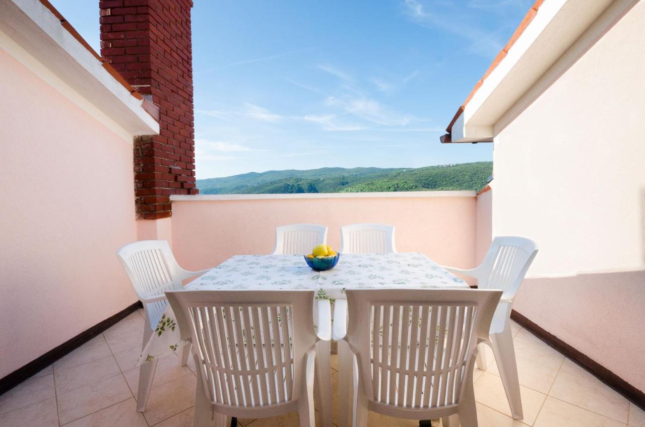 Apartments Slavica Rabac Luaran gambar